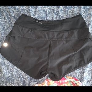 Size 4 lululemon shorts